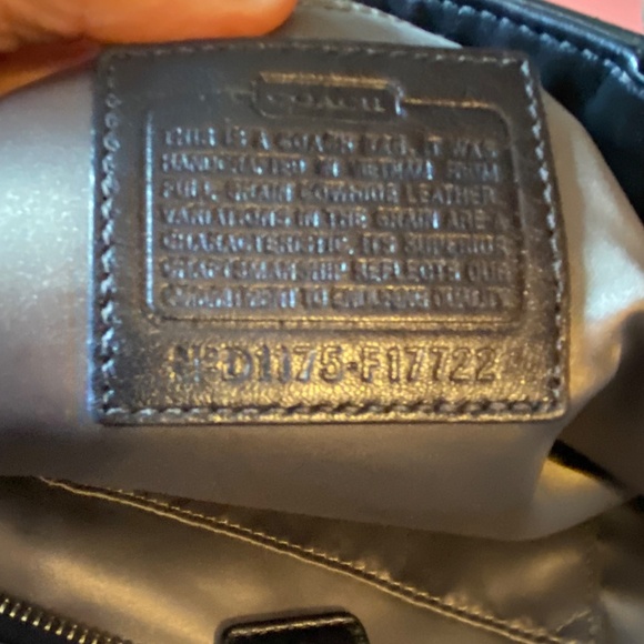 Ladies Coach handbag - Picture 13 of 14